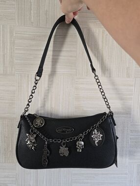 🔥NWT Ed Hardy Black Pebbled Baguette Bag – Silver Tiger, Skull & Rose Charms🔥